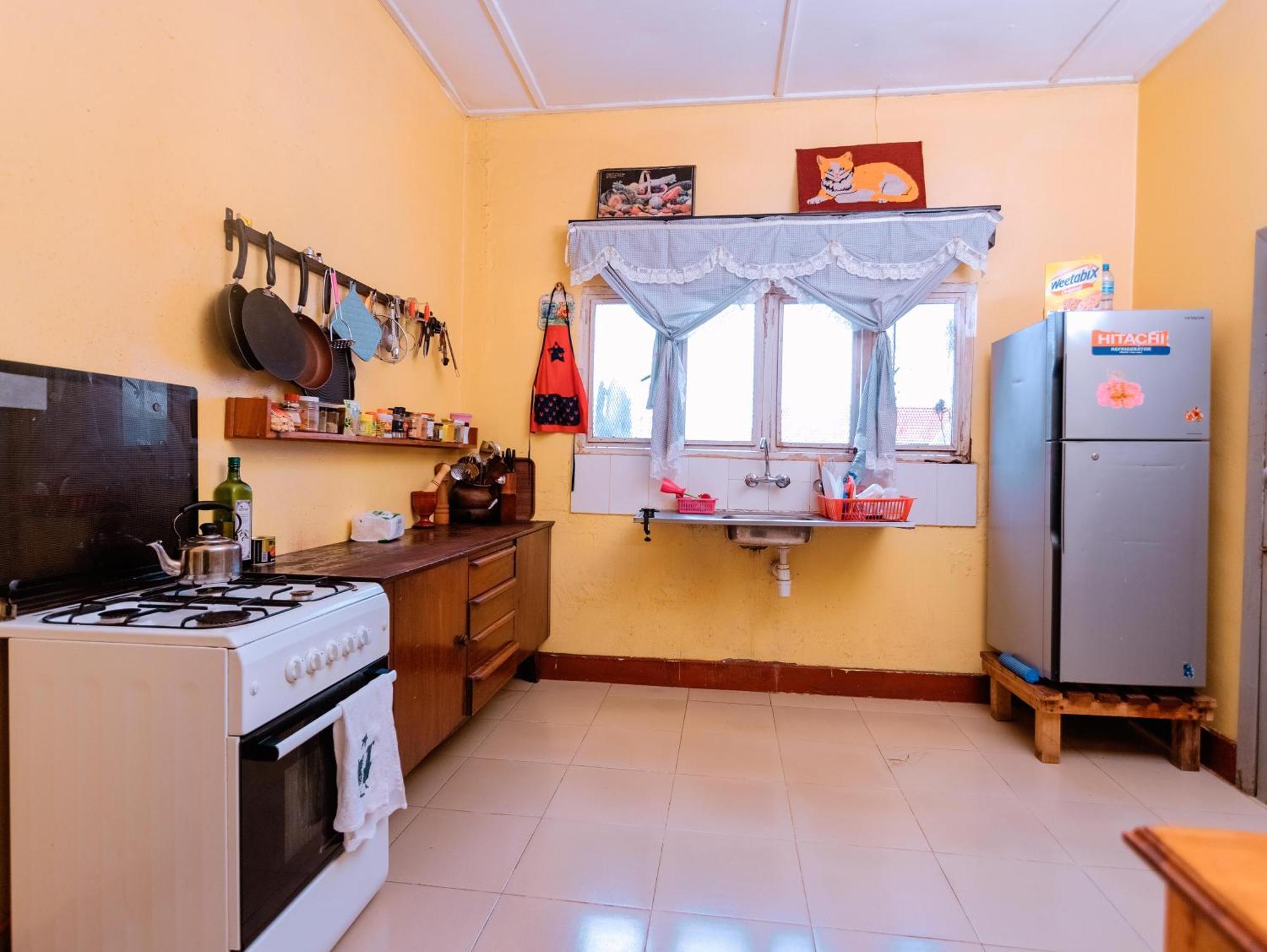 Faraja Homestay- Seamless Comfort In The Heart Of The City - Free Wifi, Warm Hospitality, And Local Delights Await Moshi Buitenkant foto